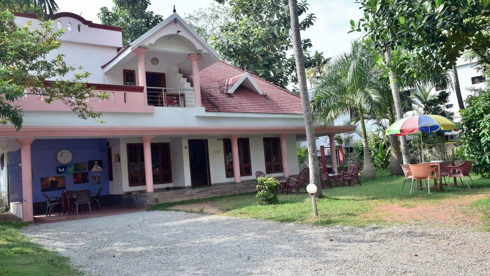 ** Herberg Vedanta Wake Up-Helipad North Cliff Hotel Varkala India